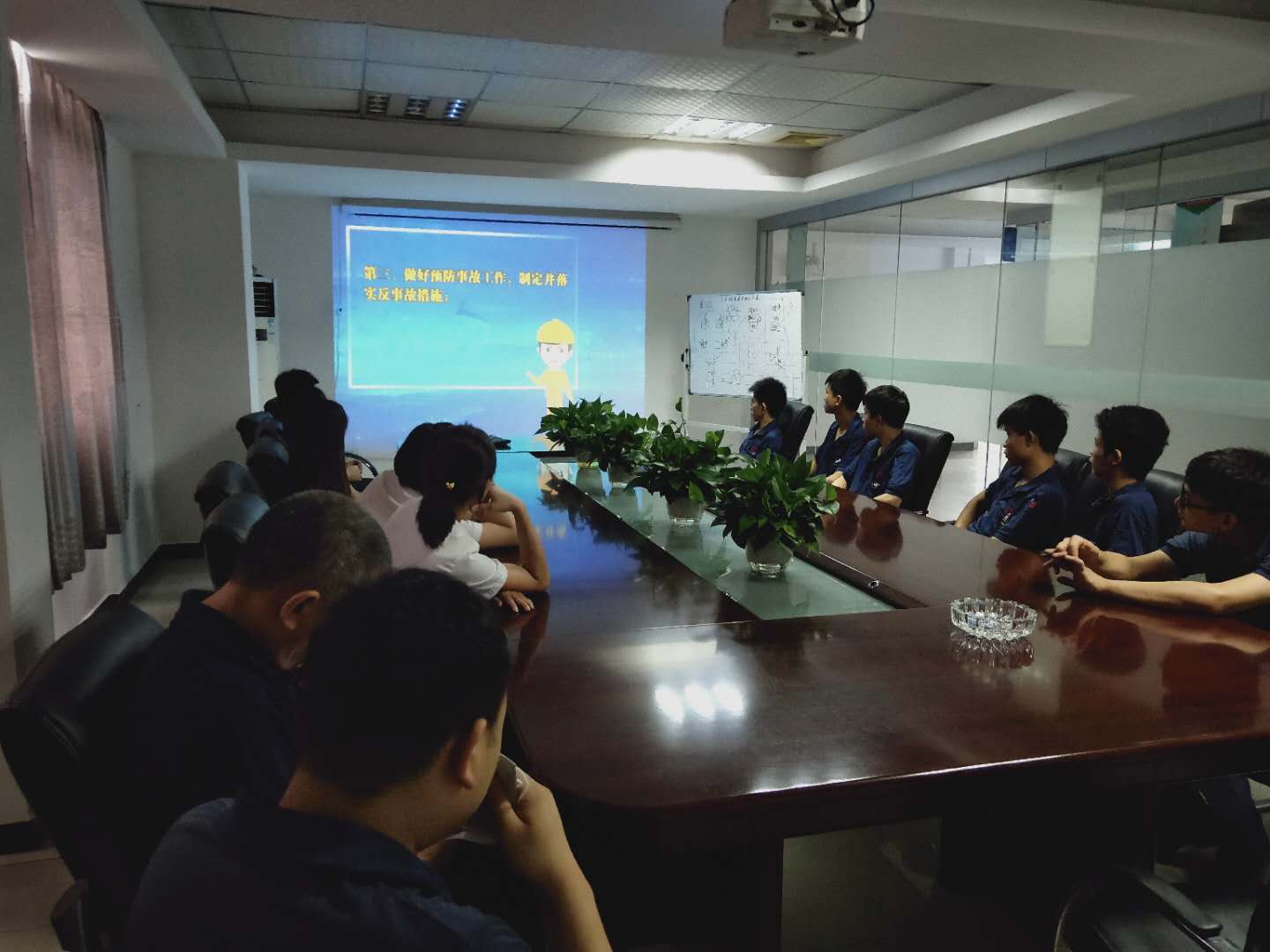 立式注塑機(jī)